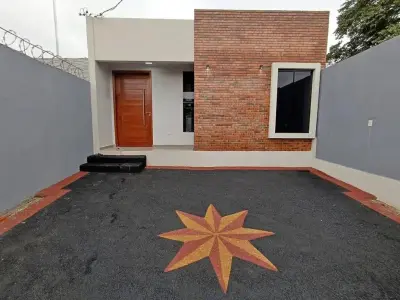 Casa estilo chalé nova à venda em Ñemby 2