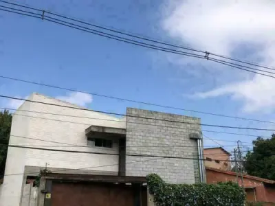 Casa Estilo Industrial à Venda em Luque, Central 2