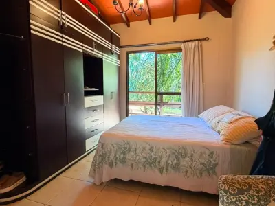 Casa funcional em dois pavimentos no Paraná Country Club 3