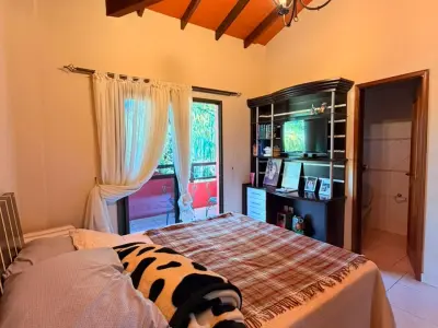 Casa funcional em dois pavimentos no Paraná Country Club 4