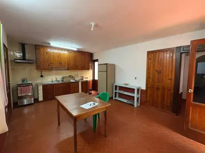 Casa, local comercial y departamentos en venta en Encarnación 3
