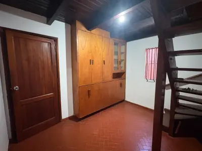 Casa, local comercial y departamentos en venta en Encarnación 4