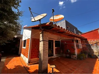 Casa mista à venda em Luque, Central 3