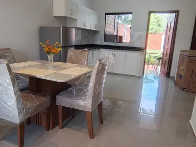 Casa moderna nova em Capiatá com quintal e dois quartos 3