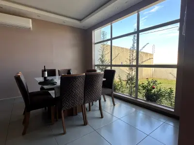 Casa moderna con piscina en venta en Presidente Franco 4