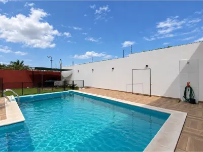 Casa moderna com piscina à venda em Tres Bocas 3