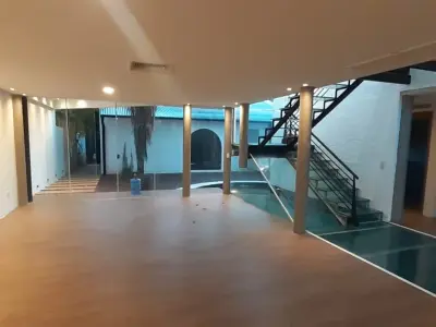 Casa moderna para alugar com piscina em Manora, Assunção 3