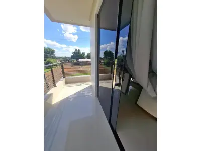 Casa moderna para alugar em Nueva Esperanza, Santa Rita 2