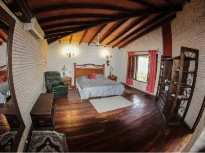 Modern house for sale in Cuarto Barrio, Luque 3