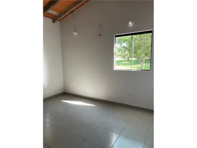 Casa moderna à venda em Guazú Virá, Itauguá 4
