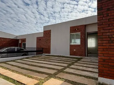 Casa moderna en venta en Luque, barrio Mora Kue 2