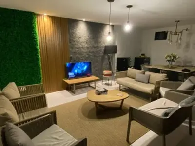 Casa moderna à venda em Mariano Roque Alonso 3
