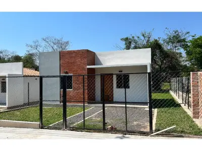 Casa moderna en venta en Mora Kue, Luque 2