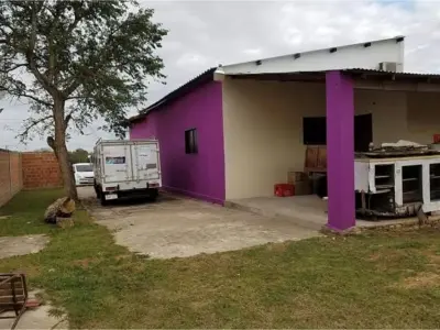 Casa moderna en venta en Paraguarí, 3 dormitorios 3