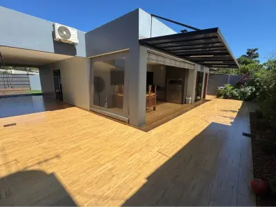Casa moderna en venta en San Miguel, Presidente Franco 4