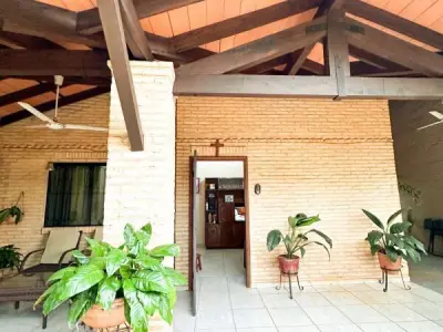 Casa moderna en venta en Valle Pucú, Areguá 2