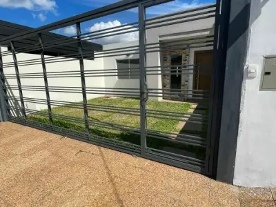 Casa moderna à venda em Villa Elisa, Mbocayaty 2