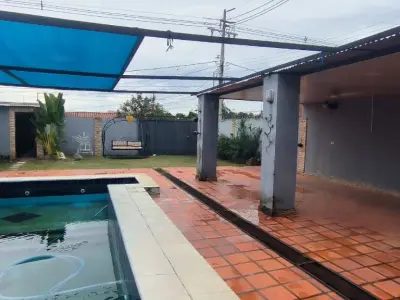 Casa quinta en esquina en venta en San Luis 4