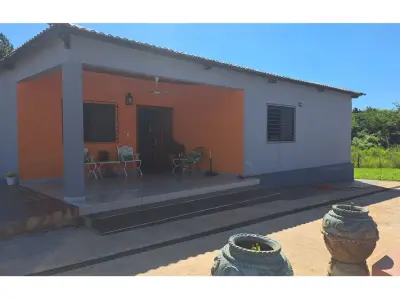 Casa de campo à venda com piscina e estábulo em San Juan del Paraná 2