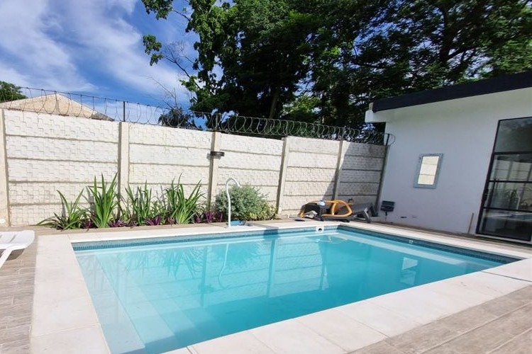 Casa com amplo terreno à venda no Barrio Picada, Villa Elisa