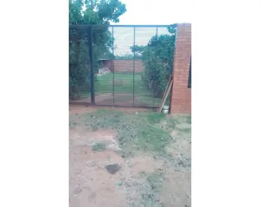 Casa quinta en venta en Julián Augusto Saldívar 2