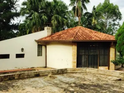 Casa de campo à venda em Laurelty, Luque, com piscina e churrasqueira 2
