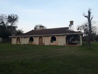 Chácara à venda em Luque com piscina — 3.200 m² 2