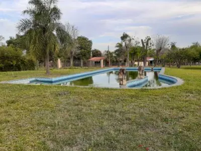 Chácara à venda em Luque com piscina — 3.200 m² 4