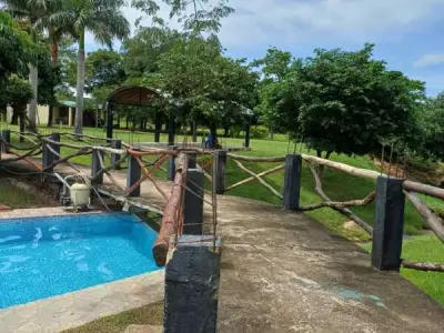 Casa quinta en venta en Paraguarí, a 68 km de Asunción 2
