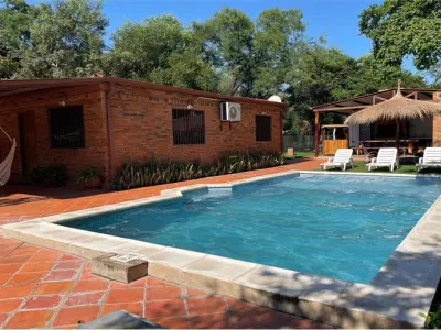 Casa com amplo terreno à venda em Villa Hayes 2