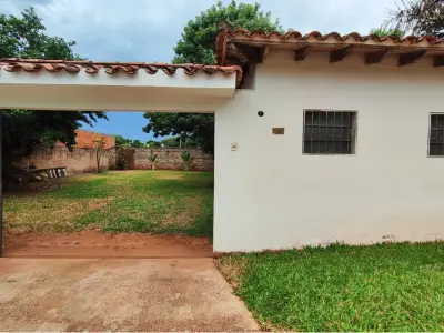 House with large lot for sale in Ycuá Duré, Luque 4