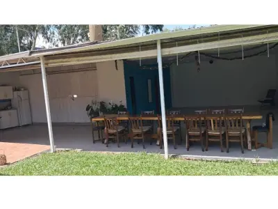 Casa quinta en venta en Ypané con salón de eventos 4
