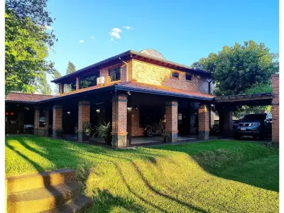 Casa residencial de lujo en venta en Lambaré, Yacht 3