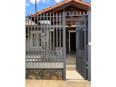 Casa residencial en venta en Barrio Jara, Asunción 4