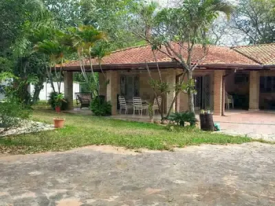 Casa semi-mobiliada à venda no centro de San Bernardino 2