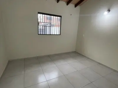 Casa tipo chalé nova à venda em Ñemby, Pa'i Ñu 5