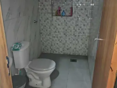 Casa Estilo Chalé à Venda em Ñemby, Bairro San Carlos 4