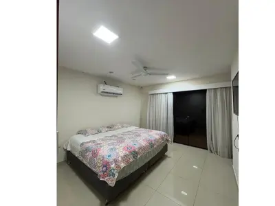 Casa duplex à venda em Limpio, bairro El Eucalipal 4