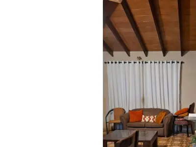 3-bedroom house for sale in Barrio Obrero, Asunción — three-car garage 3