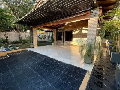 4-bedroom house for sale in Mbachio II, Lambaré — Yacht y Golf Club area, with barbecue area and generator