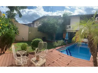 4-bedroom house with pool for sale in Sajonia, Asunción — air-conditioned barbecue area and jacuzzi 2