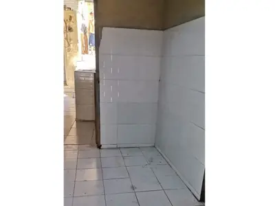 Casa de 5 dormitorios para remodelar en venta en Tacumbú, Asunción — a pasos de Av. Colón 4
