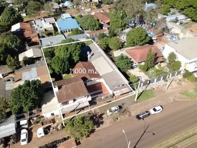 Casa e espaço comercial à venda em Don Bosco 3