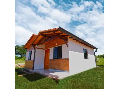 Casas à venda de 2 dormitórios em Itauguá, Central 2