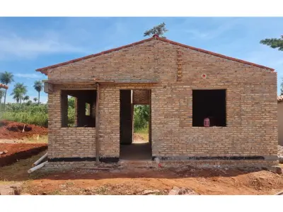 Casas à venda de 2 dormitórios em Itauguá, Central 4