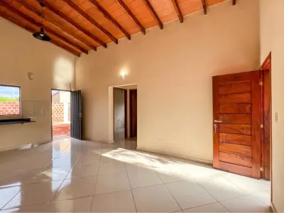 Casas en venta en Itauguá, Ybyratý, 2 dormitorios 4