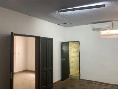 House for sale with commercial space in General Díaz, Asunción 3