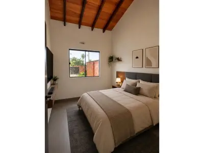 Chalet a estrenar en venta en San Lorenzo, 2 dormitorios 4