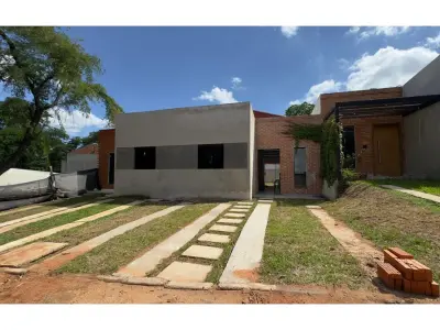 Chalet de 3 habitaciones a estrenar en venta en Villa Bonita 3
