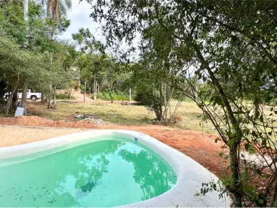Chalé à venda com arroio em Piribebuy, Cordillera 4